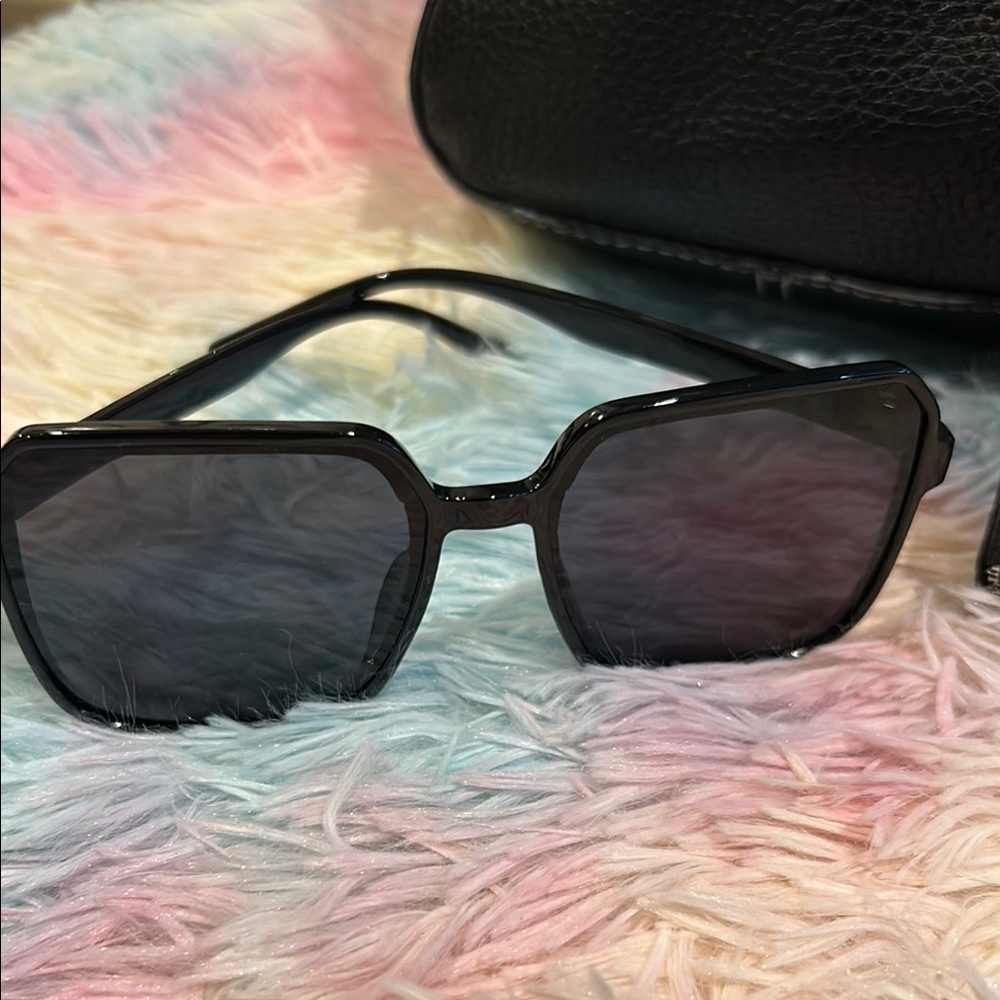Kate Spade Black and Green Shoulder Bag with Wallet & Free Sunglasses& Bracelet - Picture 3 of 15